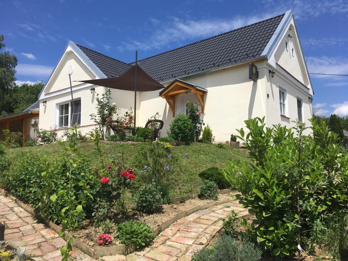 Jókai Vendégház Homokkomárom Extérieur photo